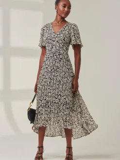 Chelsea Pleated Chiffon Dip Hem Maxi Dress, Black Geo