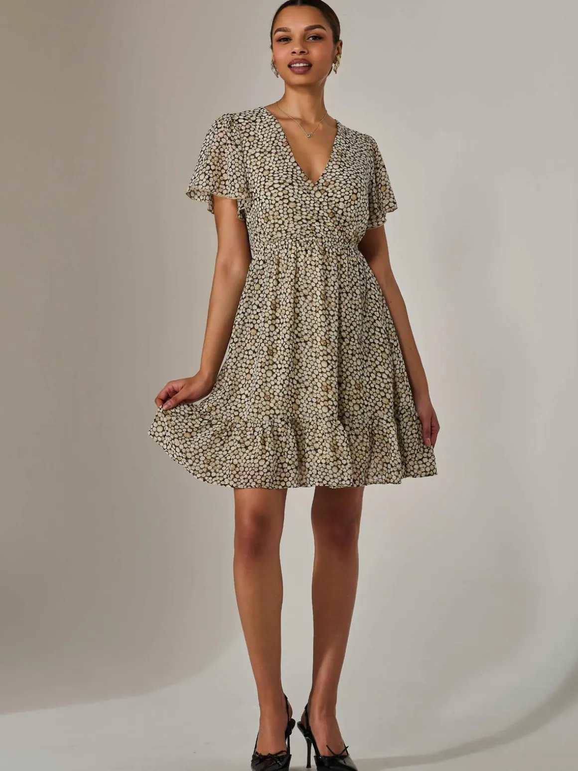 Chiffon Short Sleeve Tie Waist Mini Dress, Black Cream