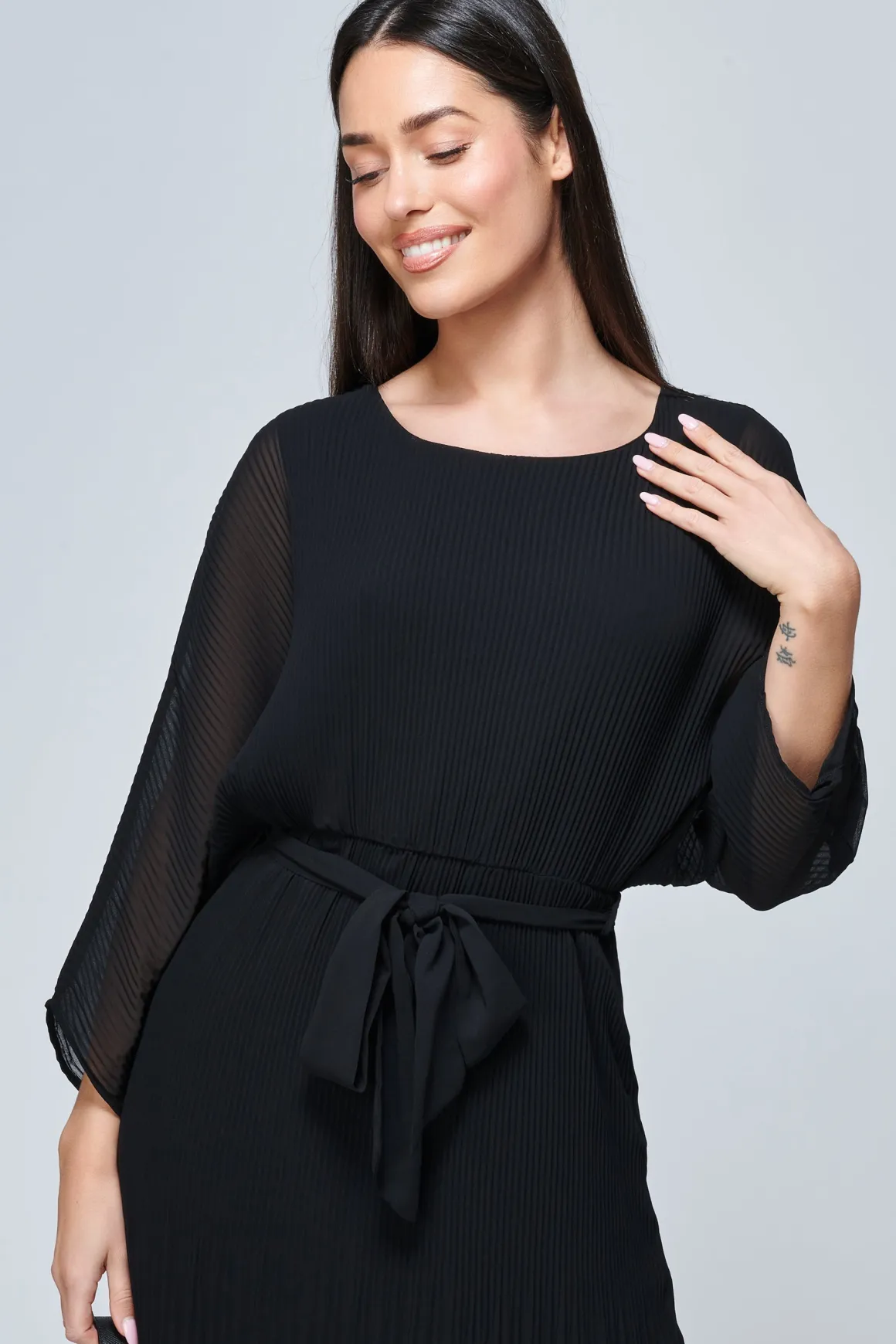 Lilyana Chiffon Pleated Maxi Dress, Black