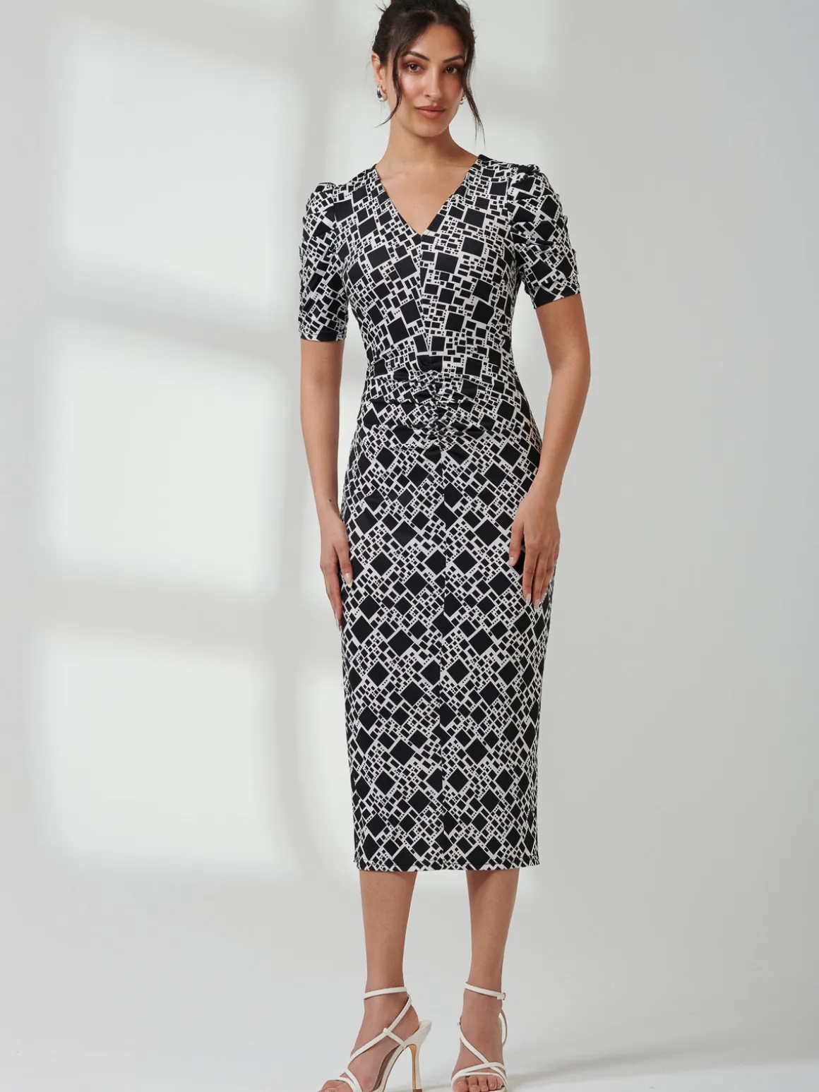 V Neck Bodycon Midi Dress, Black Geo