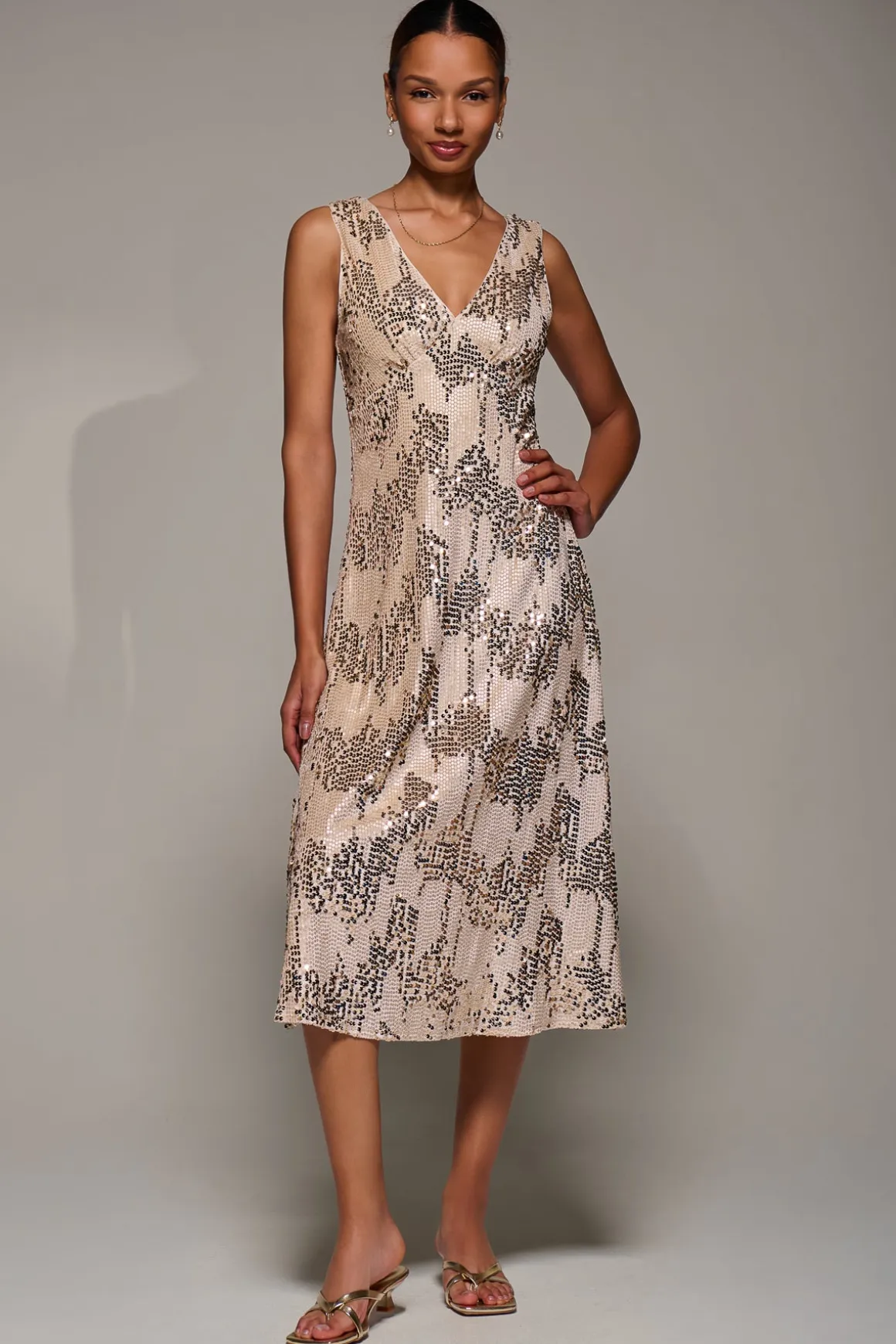 V-Neck Sequin Embellished Velvet Midi Dress, Gold